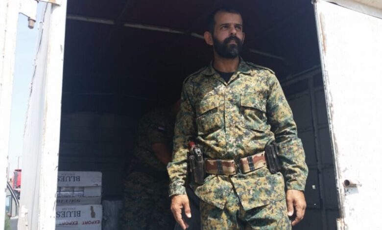 قوات الحزام الأمني بالشيخ عثمان تعثر على كمية كبيرة من السجائر المهربة