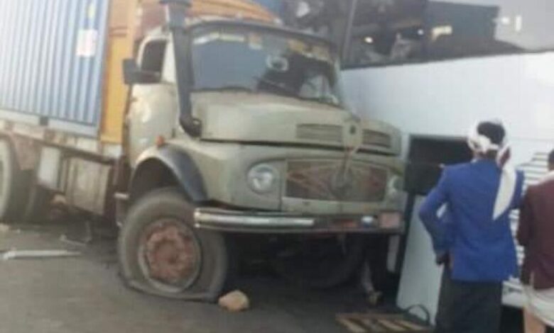 وفاة 8 مسافرين واصابة آخرين في حادث مروري في البيضاء