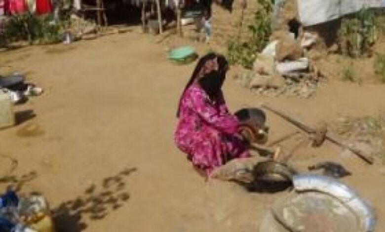 الحكومة اليمنية : بسبب الإنقلاب .. أكثر من مليون امرأه شردت من منازلها