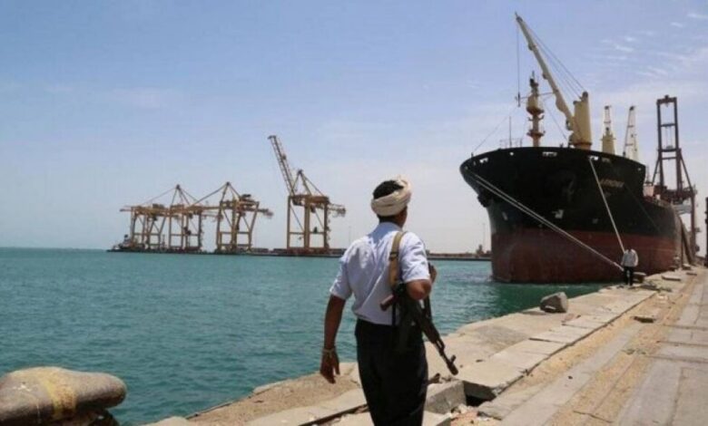 الحكومة تطالب بضغط أممي على الحوثيين لتفادي كارثة بيئية في البحر الأحمر