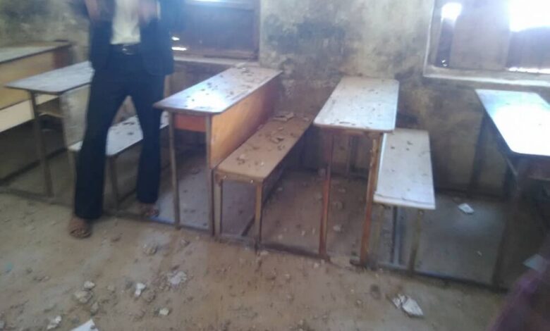 سقوط سقف مدرسة في ريف المحويت وإصابات وسط الطلاب .