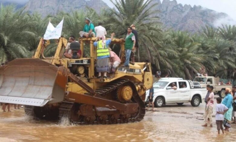 "إعمار اليمن" يمهّد الطرق المتضررة في محافظة سقطرى