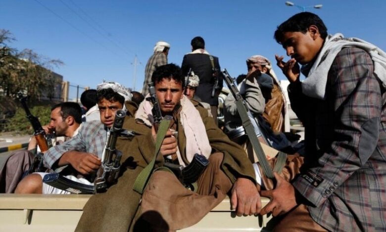 الحوثي يرسل لجنة تحقيق بعد فرار 800 مسلح من جبهاته بالحديدة