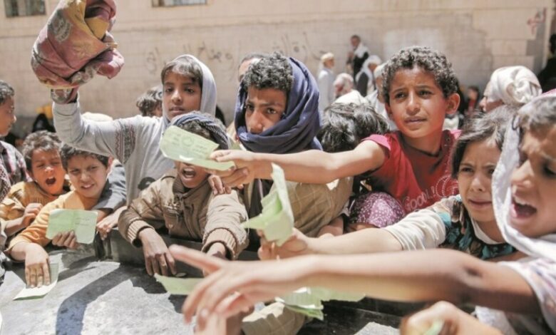 القرار الحوثي بمنع فئات العملة الحديثة يضاعف معاناة اليمنيين