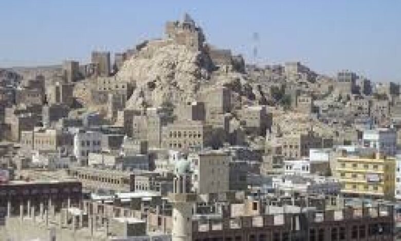 مليشيا الحوثي  تقصف  منازل المواطنين بالبيضاء والمقاومة ترد