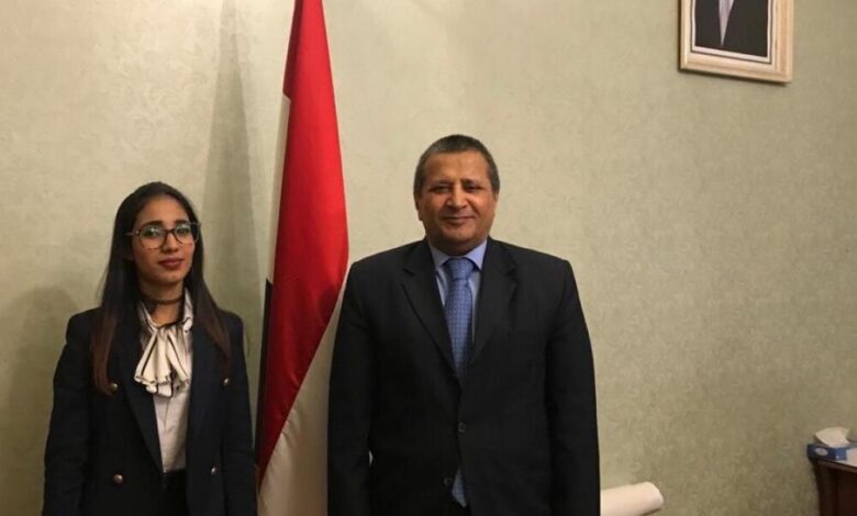 سفيرة حكومة شباب وأطفال اليمن لدى روسيا إنصاف سابر عباد تلتقي سفير الجمهورية اليمنية في روسيا