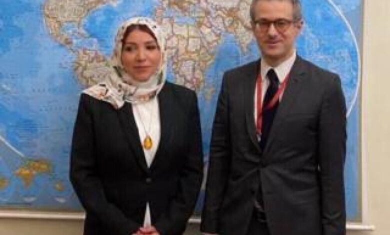 السفيرة ميرفت مجلي تستعرض مع مسؤول بولندي انتهاكات المليشيا ضد ابناء الشعب اليمني