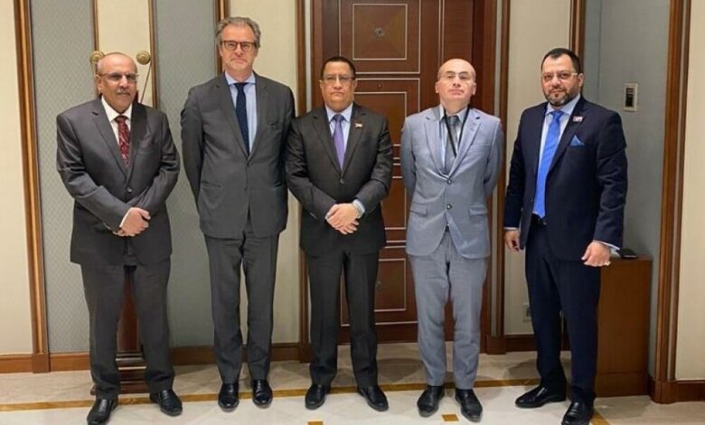 قيادات بالمجلس الانتقالي تلتقي السفير الفرنسي لدى اليمن