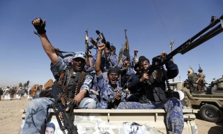 اليمن.. مقتل 21 بينهم حارسان شخصيان لزعيم الحوثيين