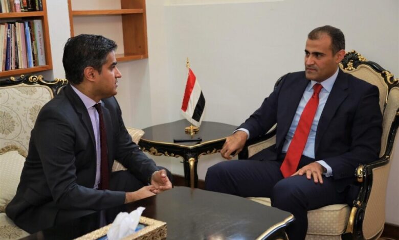 وزير الخارجية اليمني يبحث مع القائم بأعمال السفارة الأمريكية مستجدات الأوضاع في بلاده