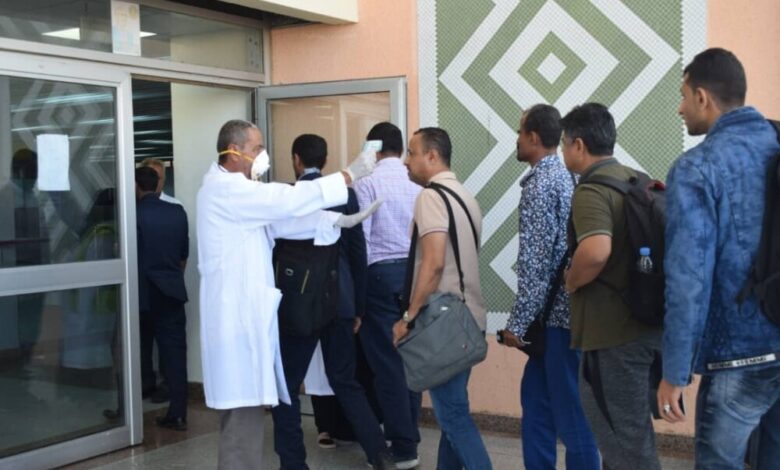 ارتفاع حالات المصابين بالحمى: المواطنون في عدن يطلقون نداء استغاثة والمتشفيات تعج بالمرضى(تقرير)