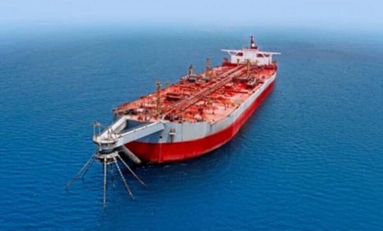 كيف حولها الحوثيون الى اداة ابتزاز.. سفينة صافر:  اليمن في مواجهة اكبر حوادث تسرب النفط في العالم