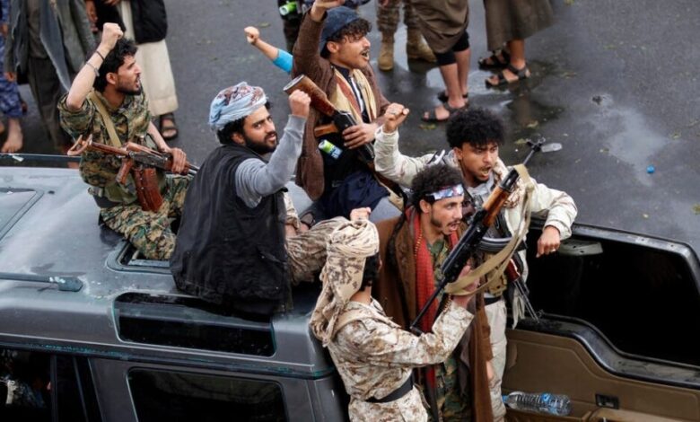سياسي يمني:ايران اوقفت دعمها للحوثي وهم على حافة الافلاس