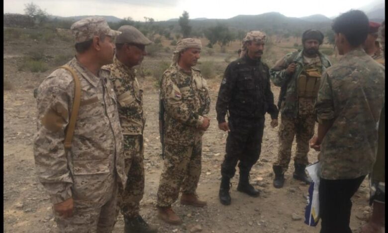 قائد اللواء الأول صاعقة عبدالكريم الصولاني يطلع على جاهزية قوات الطوارئ في وحدات اللواء .