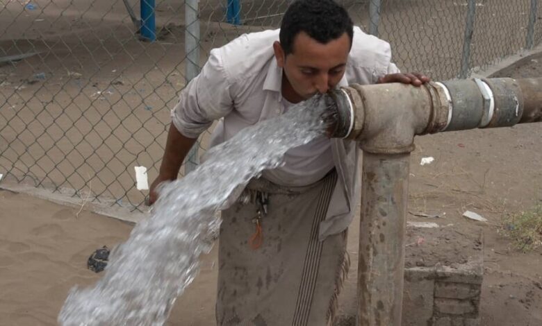 افتتاح مشروع مياه يعمل بالطاقه الشمية بمديرية التحيتا
