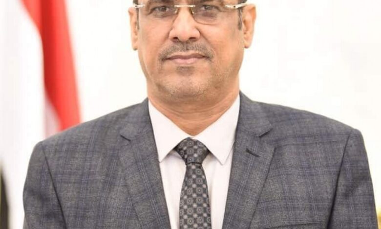 وزير الداخلية يعزي في وفاة الشخصية الوطنية والسياسية نصيب أحمد العامري