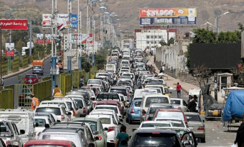 الحوثيون يحتالون على اليمنيين بتخفيض طفيف في أسعار الوقود