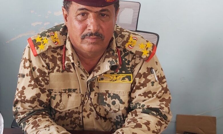 قائد اللواء الأول حماية رئاسية قائد القوات المشتركة يعزي في وفاة فقيد الوطن اللواء الركن أحمد علي هادي