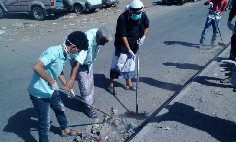 جمعية طلاب ردفان تنفذ حملة توعية ومبادرة نظافة بمدينة الحبيلين