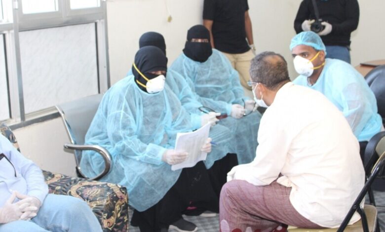 وكيل وزارة الصحة يتفقد مستشفى الشحر ويشدد على بذل المزيد من الجهود الاحترازية