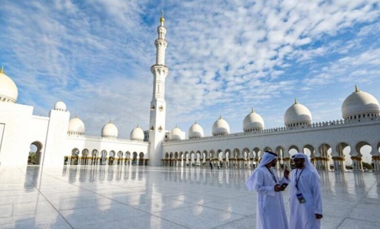الإمارات تحث المسلمين على الصلاة في منازلهم في رمضان