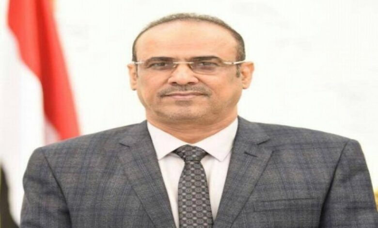 نائب رئيس الوزراء وزير الداخلية يعزي آل السعيدي