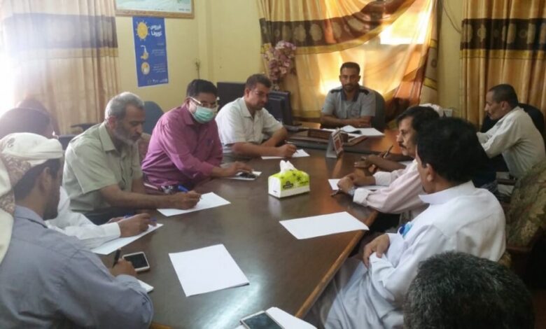 لجنة الطوارئ بمكتب الصحة بشبوة تعقد أجتماعها الاستثنائي مع الأطباء الأخصائيين