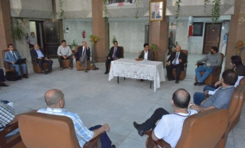 مصر: :السفارة اليمنية في مصر تعقد اجتماع لمناقشة قضايا العالقين اليمنيين: