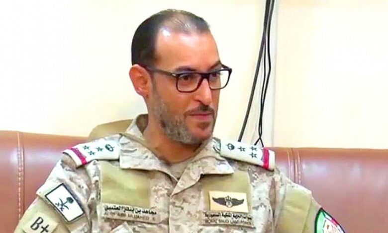 قائد التحالف العربي يعود الى عدن عقب زيارة ميدانية لجبهة مكيراس