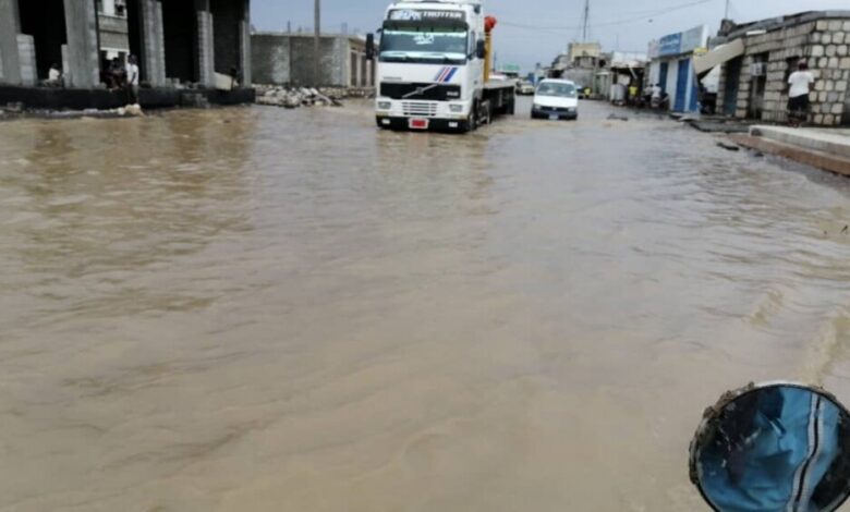 السيول تغرق منازل مدينة شقرة ومناشدات الأهالي بالاستغاثة لإنقاذهم