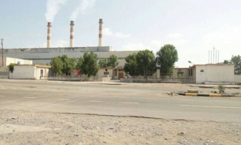 عضو لجنة الانتقالي على مؤسسات الكهرباء: إذا لم يتم تموين محطات توليد الكهرباء في عدن اليوم بالوقود ، سيزداد الأمر سوء