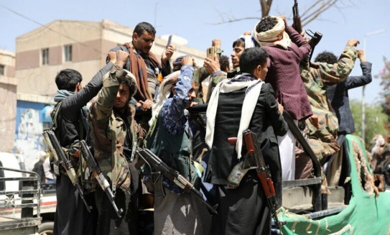 حكومة اليمن تخاطب غريفثس حول "عنصرية الحوثيين"