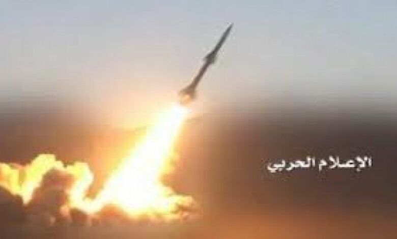 مليشيا الحوثي تستهدف مدينة مأرب بصاروخ باليستي
