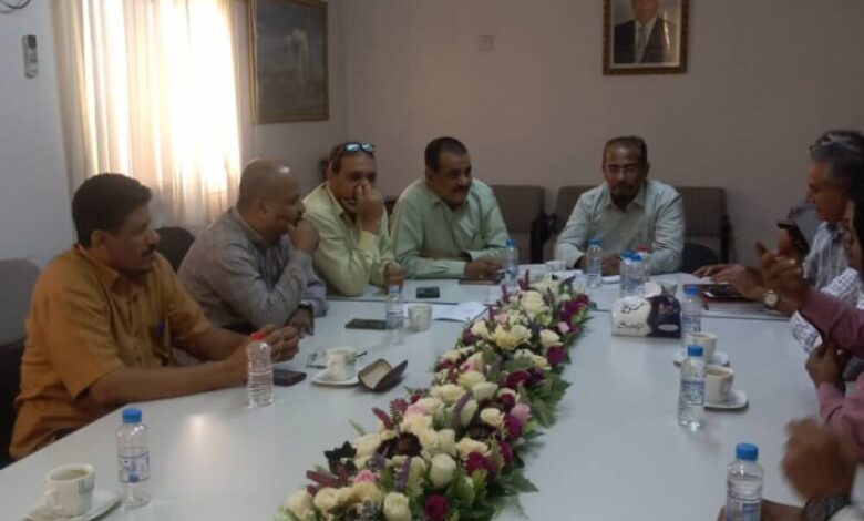 اجتماع بوزارة الكهرباء لمتابعة إمداد الوقود لمحطات التوليد في عدن