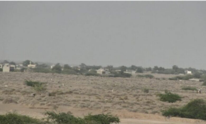 قصف مدفعي لمليشيات الحوثي يطال قرى ومزارع المواطنين في منطقة الجبلية