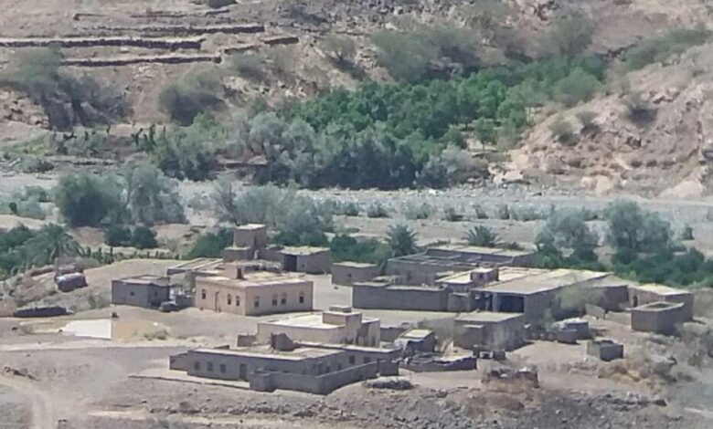 مليشيا الحوثي تفجر منازل مواطنين غربي مأرب
