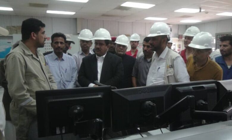 وزير النفط يطلع على سير العمل في الشركة اليمنية للغاز ومحطة التعبئة بمأرب