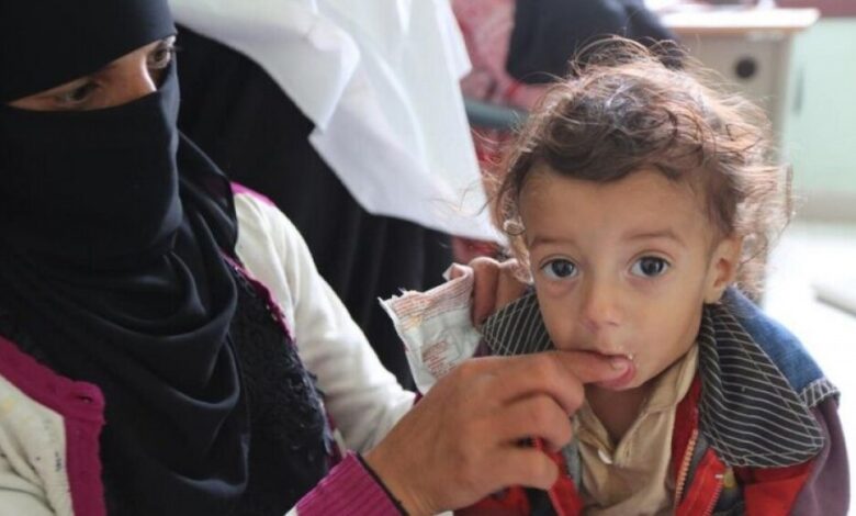 عرض الصحف البريطانية : أطفال اليمن "يموتون جوعا"، و"فضيحة" الفحص الإجباري لنساء في مطار بالدوحة