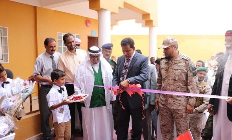 محافظ المهرة يدشن افتتاح 8 مدراس نموذجية مقدمة من البرنامج السعودي لتنمية وإعمار اليمن