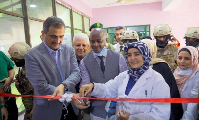 محافظ العاصمة عدن يفتتح قسم حديثي الولادة بمستشفى الصداقة ويتفقد عددا من الأقسام