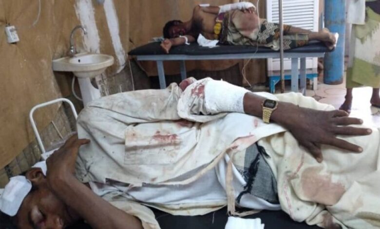 إصابة مواطنين اثنين إثر انفجار لغم حوثي بدراجتهما النارية في الدريهمي جنوب الحديدة