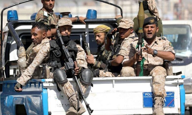 انقلابيو اليمن يغلقون عشرات المراكز الدينية ويصادرون محتوياتها