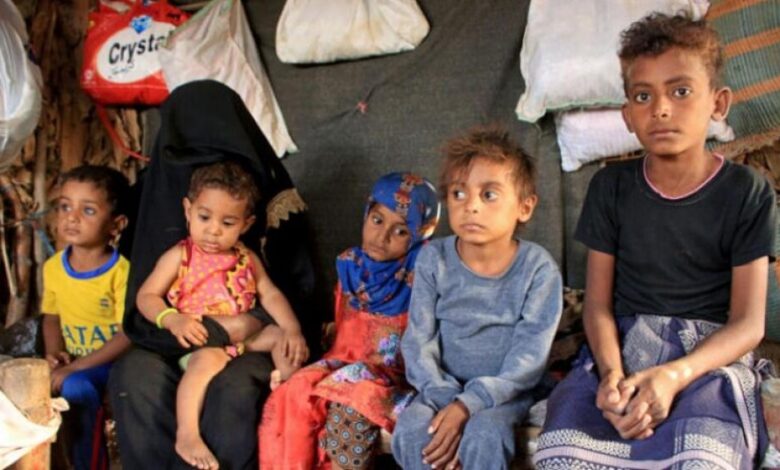 أطفال اليمن.. بين سندان المجاعة ومطرقة الانتهاكات الحوثية