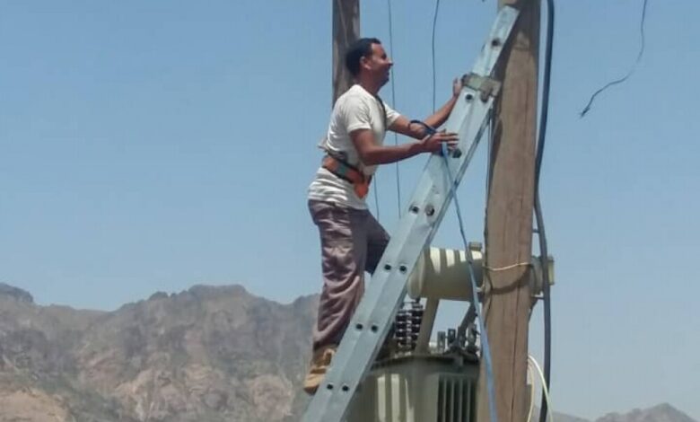 أهالي نشام يناشدون كهرباء الضالع إعادة ربطهم بالخط التجاري