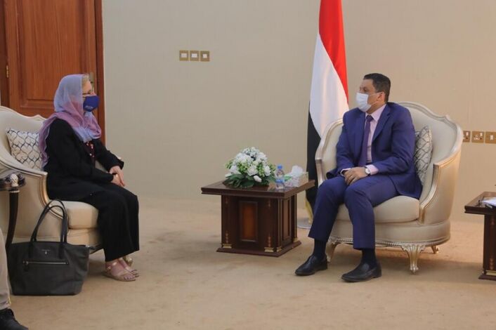 وزير الخارجية يستقبل رئيسة بعثة المنظمة الدولية للهجرة في اليمن