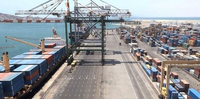 مليشيا الحوثي ترفع رسوم جمارك البضائع القادمة من ميناء عدن الى 50٪