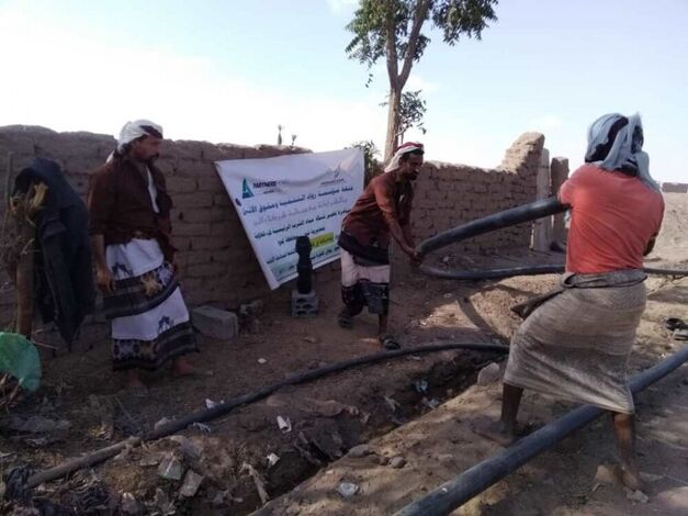 مؤسسة رواد التنمية تنفذ مشروع تأهيل وتوسعة شبكة المياه في منطقة العلاونة بمديرية تبن