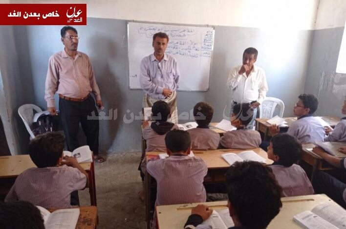 وفد من مكتب التربية والتعليم أبين يزور مدارس احمد قشاش في لودر