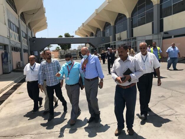رئيس طيران اليمنية يزور مطار عدن الدولي (نسخة اضافية)