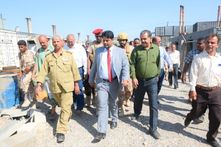 وزير الكهرباء يزور محافظة لحج ويطلع على وضع الكهرباء بالمحافظة